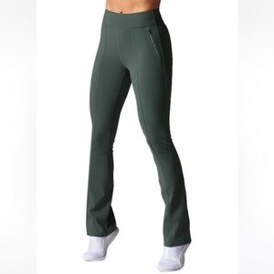 NWT Tavi Apres, Sweat-Wicking, Quick Dry, 4 Way Stretch Pant size S